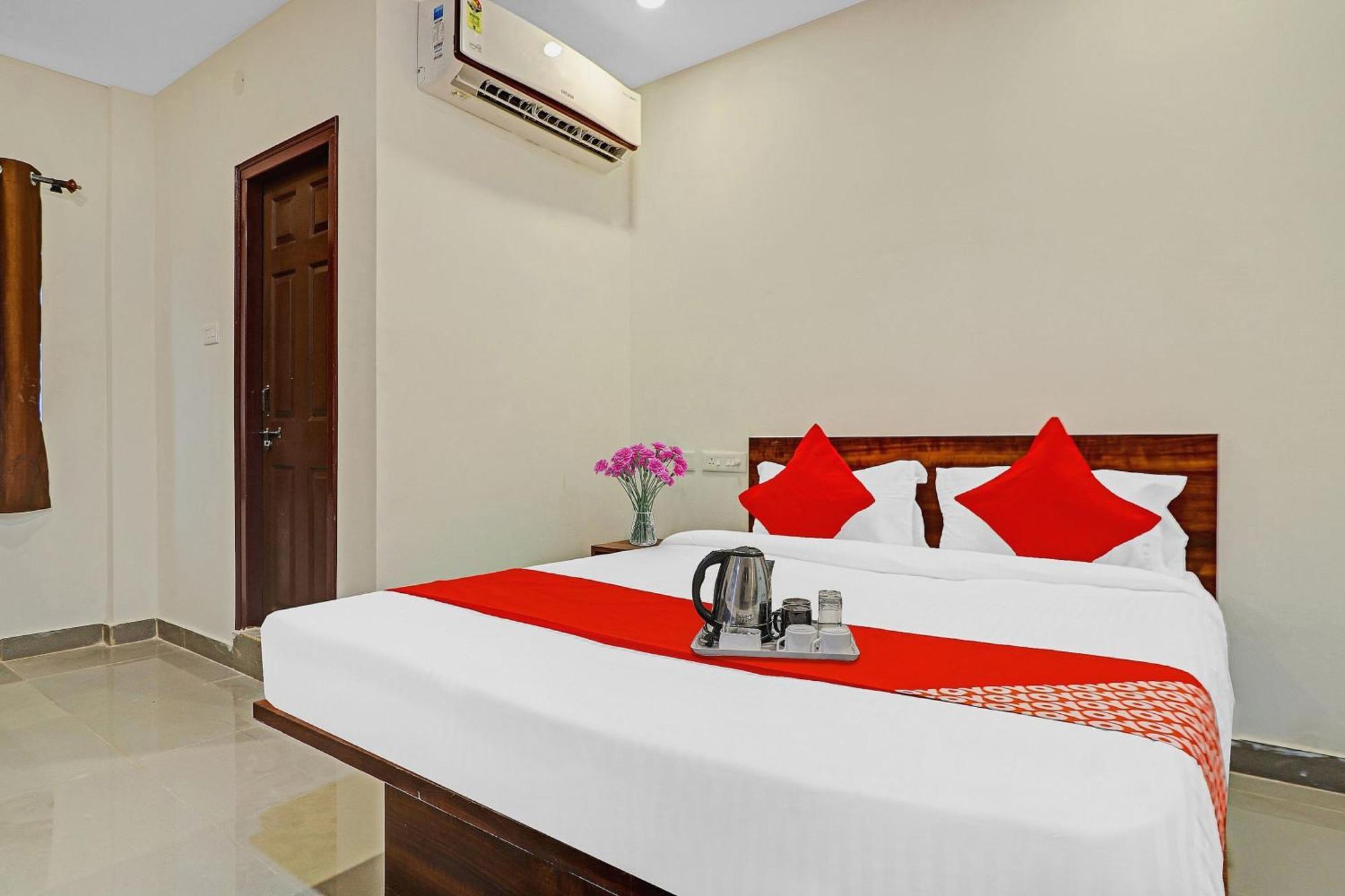 Hotel O Night Eye Hyderabad Exterior photo