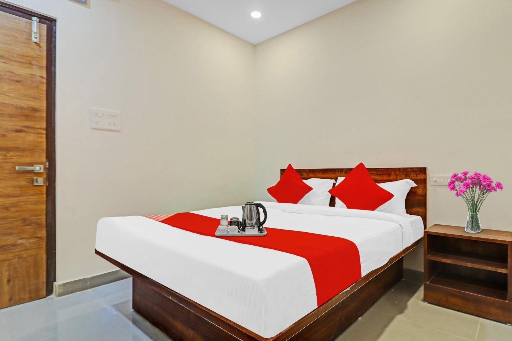 Hotel O Night Eye Hyderabad Exterior photo