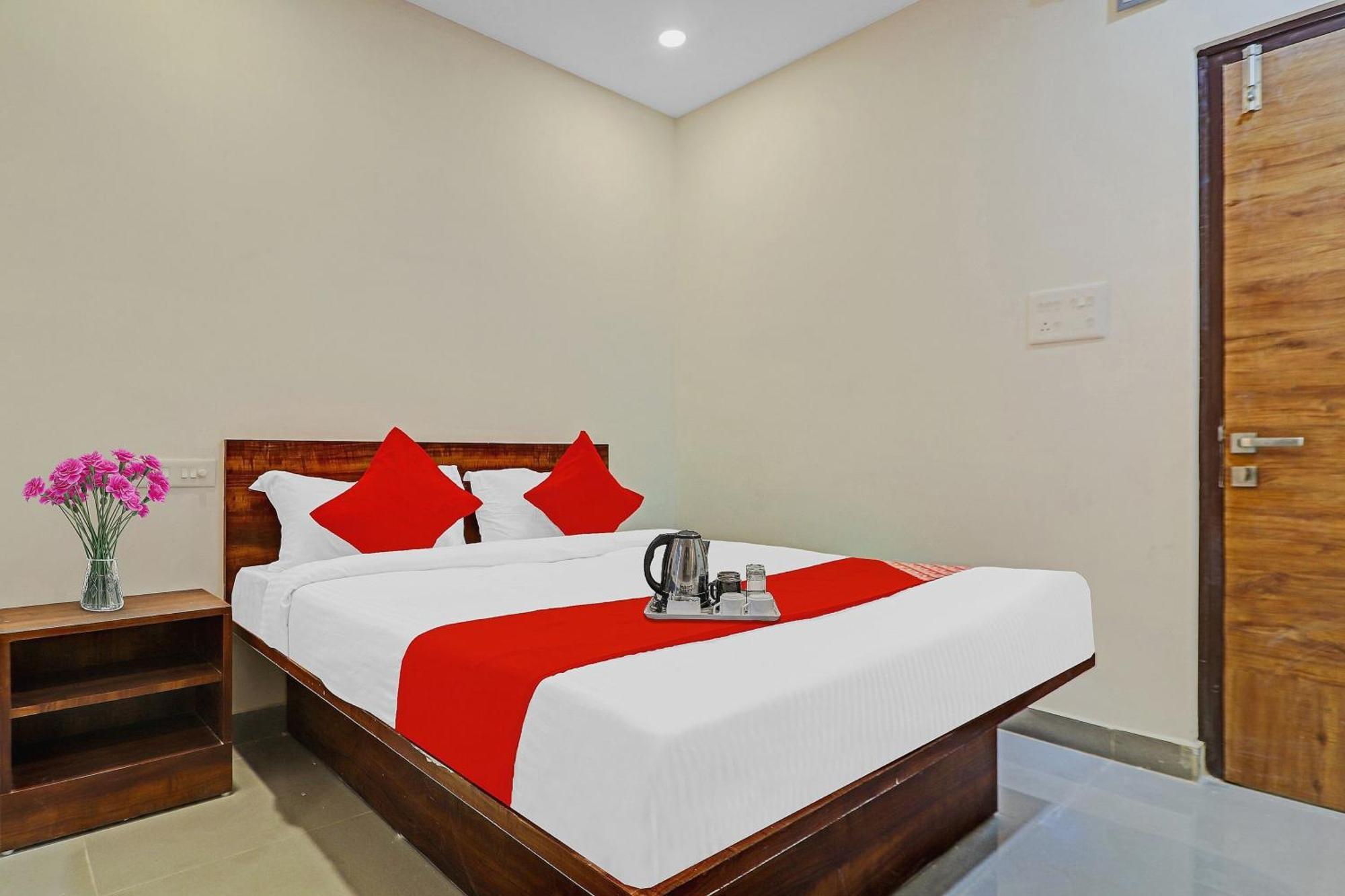 Hotel O Night Eye Hyderabad Exterior photo