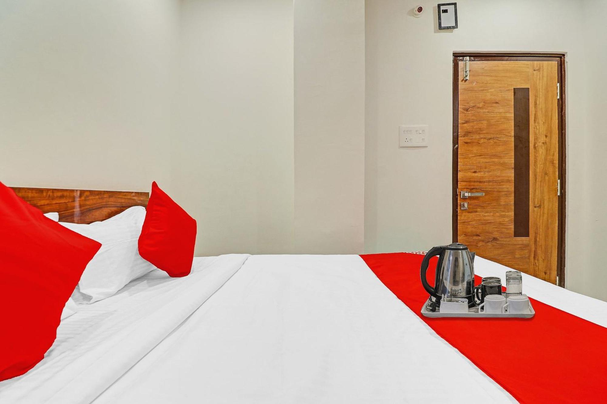 Hotel O Night Eye Hyderabad Exterior photo