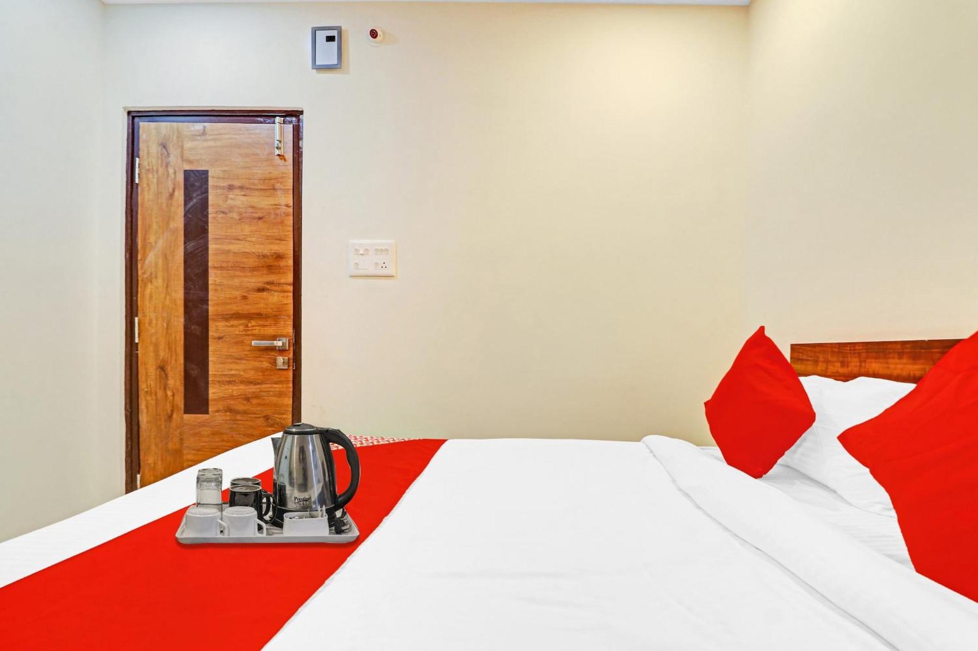 Hotel O Night Eye Hyderabad Exterior photo