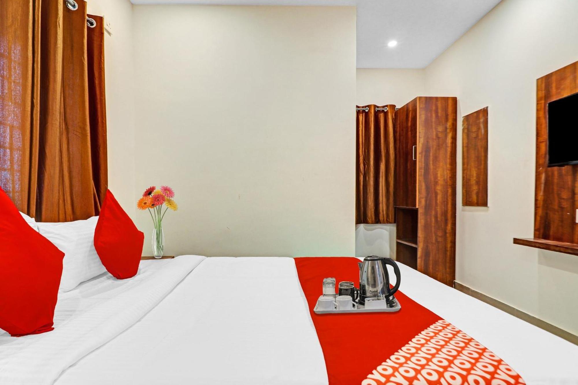 Hotel O Night Eye Hyderabad Exterior photo
