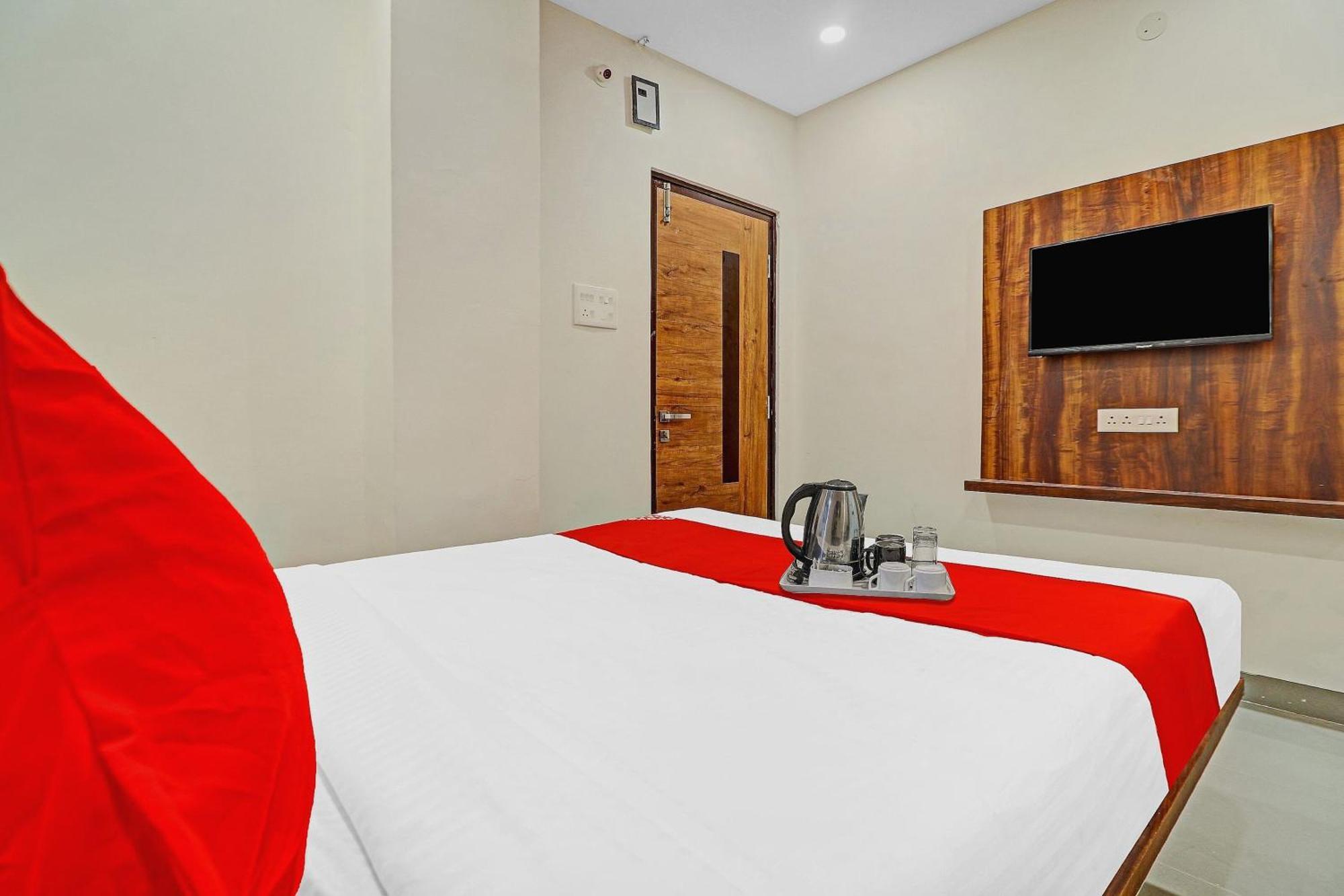 Hotel O Night Eye Hyderabad Exterior photo